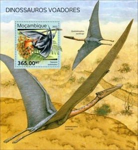 Mozambique Stamps 2022 MNH Flying Dinosaurs Souvenir Sheet - Picture 1 of 1