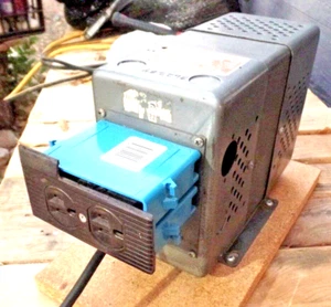 Transformador Eléctrico de Voltaje Constante SOLA Armónico Neutralizado Tipo CVS - Imagen 1 de 7