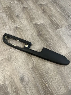 Chevrolet GMC 2007-2009 reposabrazos panel puerta negro pasajero derecho Foto 1 de 4