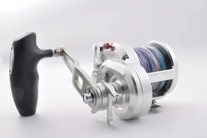 Mulinello Shimano 16 Ocea Jigger 3000 HG destro baitcasting quasi come nuovo dal Giappone VTR - Foto 1 di 10