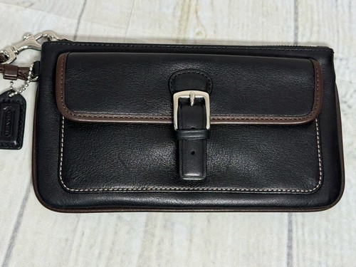 Portafoglio Coach SOHO vintage da polso in pelle nera fibbia accento pochette chiusura zip