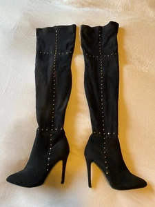 Bella Marie Kaylee Size 8 Over the Knee Boot Black Gold Studded - Picture 1 of 11