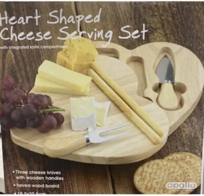 Heart Shape Cheese Wooden Food Cutting and Serving Cheese Boards with Knives - Image 1 of 2