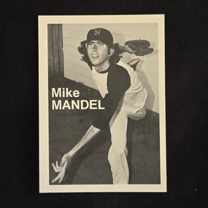Photographer Baseball Trading Cards Mike Mandel #24 Mike Mandel Topps Karten 1975 - Bild 1 von 2