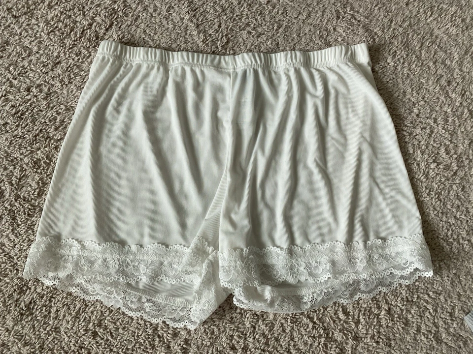 Pantalones Cortos SHEIN Curve Blanco Encaje Ribete Slip 4XL Nuevo sin Etiquetas Foto 1 de 2