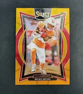 2024 Panini Select #4 Bucky Irving Gold Prizm 6/10 Rookie Card RC - Bild 1 von 4
