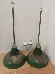 2 Vintage um 1960 Thorlux grün weiß Emaille große Industrielampen x 2 - Bild 1 von 23