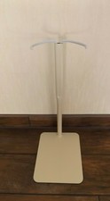 Hochwertiger Metall Puppenständer in schwerer Ausführung , Stangenhöhe 41 cm !