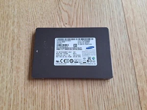 256 GB Samsung SSD SATA 2,5 Zoll | MZ7TE256HMHP - 00L7 - Bild 1 von 2