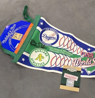 Banderines UD Past Time 2005 '88 Dodgers A's Kirk Gibson banderín autografiado raro Foto 1 de 4