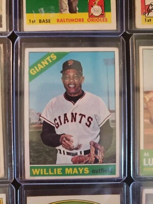 1953-1973 Topps Vintage Baseball Card Lot Willie Mays! Hank Aaron! Yaz! WOW! - Image 1 of 4