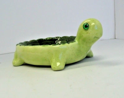 Saboneteira vintage 1981 cerâmica olho de inseto verde tartaruga ~5,5" de comprimento x 4" x 2,5" de altura - Imagem 1 de 4
