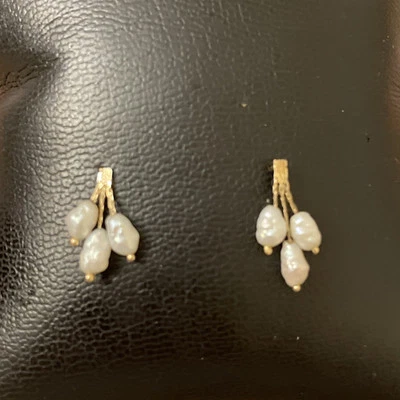 Stunning Vintage 14K Solid Yellow Gold Seed pearl Dangle Drop Earrings Dainty - Image 1 of 4