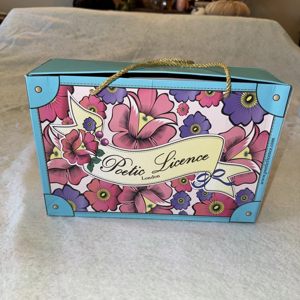 Zapato Mujer Licencia Poética Niña Sobre Ciudad Amarillo y Azul Euro Talla 38 EE. UU. Talla 8 Foto 1 de 4