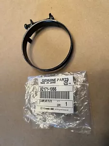 1999-2007 Kawasaki Kx 125 250 Oem Airbox Duct Carburetor Boot Clamp 2000 2001 - Picture 1 of 6