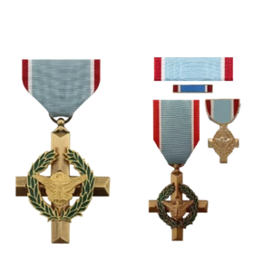 PREMIO PERSONAL DE LA FUERZA AÉREA DE LOS ESTADOS UNIDOS MINI/CINTA MEDALLA REGALO VETERANO CRUZ USAF - Imagen 1 de 23