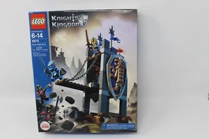 LEGO Castle - Knights' Kingdom II - 8875 - King's Siege Tower -Factory Sealed - Picture 1 of 6