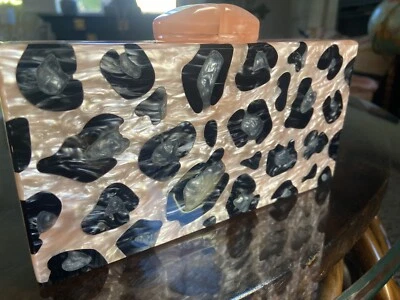 Embrague Tuckernuck Foto 1 de 4