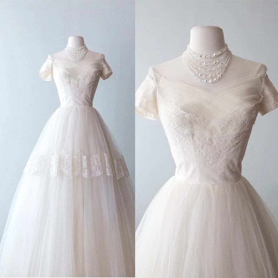 Wedding Dresses Floor Length Short Sleeves White Vintage Retro Bridal Gowns - Image 1 of 4