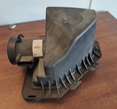 Tapa de caja de filtro de filtro de aire del motor Ford Focus 2008-2011 L4 2,0 L OEM Foto 1 de 4