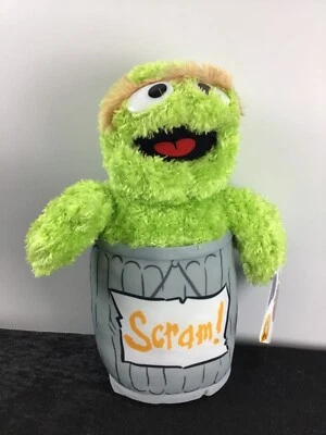 Sesamstrasse,Plüschtier,Plüschfigur,Oskar mit Mülltonne,Grouch,Muppet,grün,28 cm
