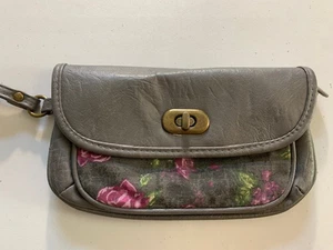 WELLMADE 7.5X4.5 GREY LEATHERETTE & FLORAL CANVAS WRISTLET WALLET 2 ZIP POCKETS - Picture 1 of 4