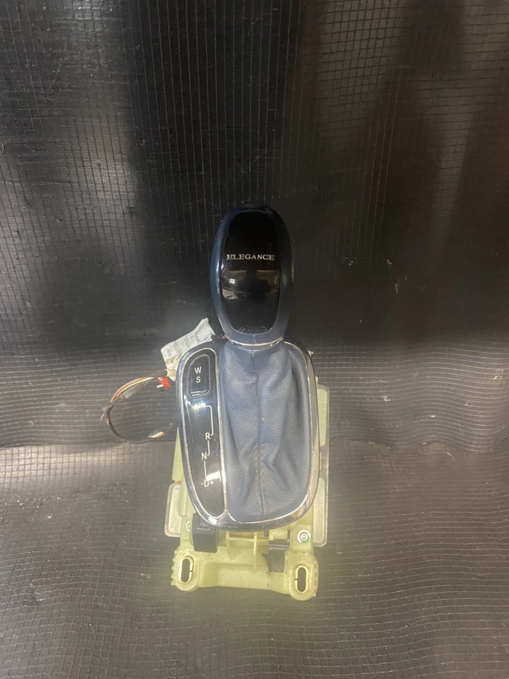 2002 Mercedes C-Class C240 Auto Gear Selector Saloon 4dr Silver A2032676024 - Image 1 of 3