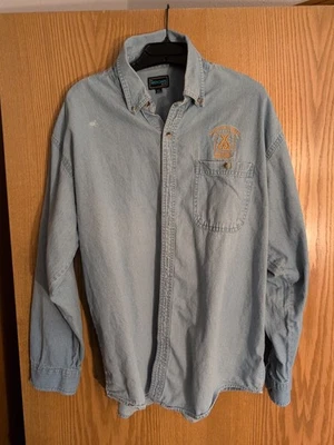 Camisa vaquera vintage de los 90 para hombre con botones XL bordada Koa Camp Manchester Beach Foto 1 de 4