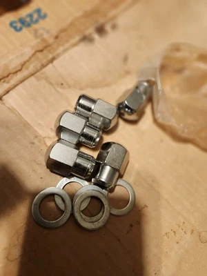 Tuercas cromadas NOS Appliance Fenton American Racing 7/16 (5) Foto 1 de 3