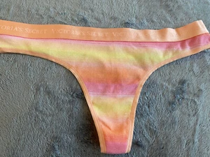 *Victoria's Secret. XL. Tanga. Naranja. Ambre. Rayas. Nuevo con etiquetas - Imagen 1 de 9