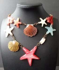Vintage Plastic Shell Starfish Beach Jewelry Necklace - Picture 1 of 4