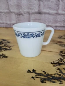 Vintage Pyrex 300ml 10oz Tea Cup Coffee Cup Mug Pattern Old Town Blue - Picture 1 of 5
