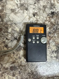 Radio Shack Digital Pocket Radio Portable AM/FM 12-587 Tested - Picture 1 of 6