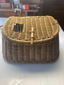 Antique Wicker Basket Fishing Creel. No Strap. - Imagen 1 de 11