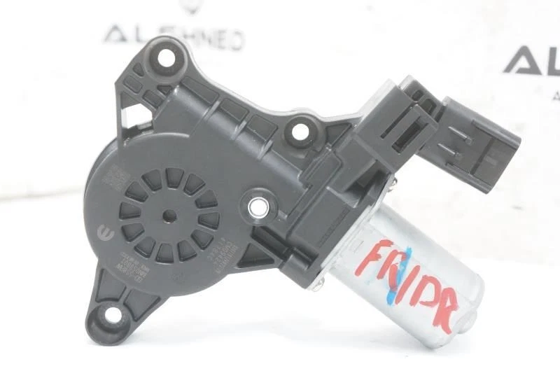 Двигатель стеклоподъемника для левой передней двери 09–20 Dodge Ram 2500 68044805AA от оригинального производителя - Изображение 1 из 4