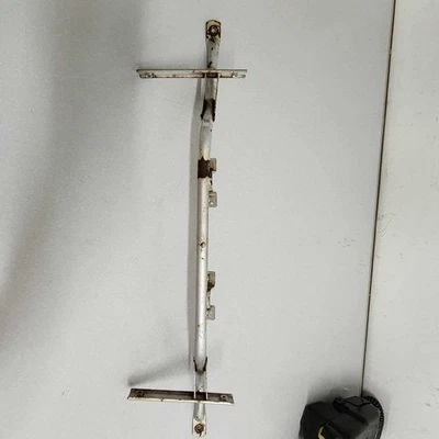 87-92 Kawasaki Mojave 250 OEM Carenado Delantero Capucha Guardabarros Soporte Montaje Foto 1 de 4