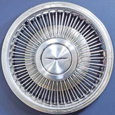 Cubierta de rueda tapacubos de alambre de 15" Ford Thunderbird 876B 1989-1991 OEM # E9SZ1130D Foto 1 de 4