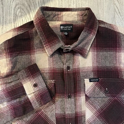Matix Men's Button Down Long Sleeve Shirt Size XLarge Plaid Red Skate Pre-Owned - Image 1 of 4