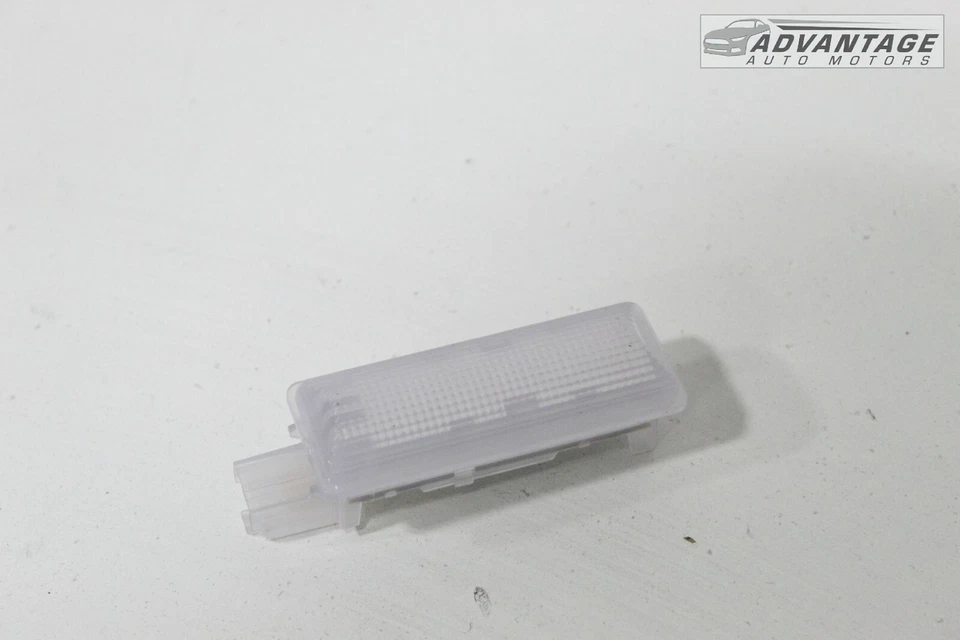 Lincoln MKX 2016-2018 MALETERO IZQUIERDO O DERECHO CUARTO PANEL LUZ CORTESÍA LÁMPARA OEM Foto 1 de 4