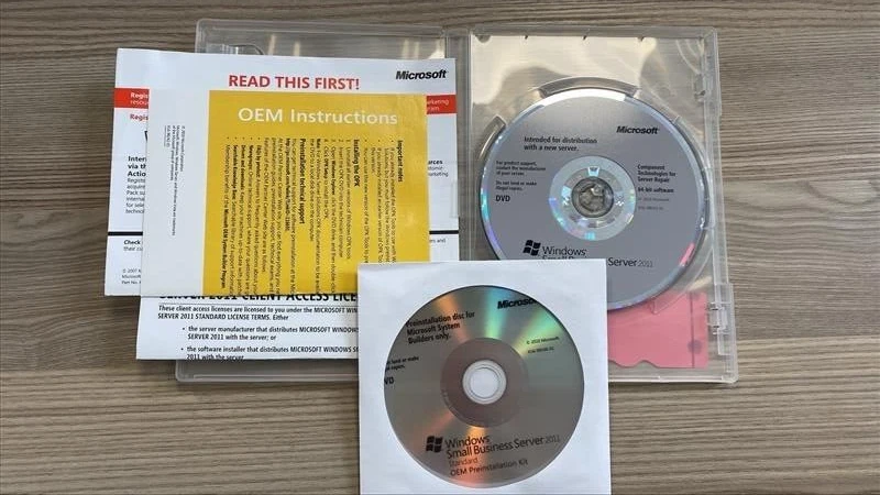 BOXED WINDOWS 2011 SBS SMALL BUSINESS SERVER INC 5 USER CALS - Image 1 of 1