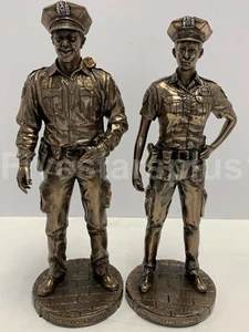 Ufficiali della polizia di New York - PER PROTEGGERE E SERVIRE Statua Scultura Figurina ufficiali della polizia di New York - Foto 1 di 12
