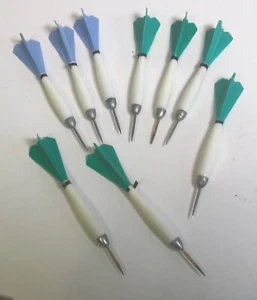 Vintage Tournament Style Darts Lot Of 9 Darts Plastic Body & Feathers 5 1/4" L - Picture 1 of 8