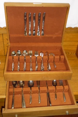 Juego de cubiertos Oneida Community 70 piezas - Twin Star Foto 1 de 4