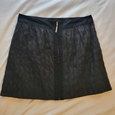 Minifalda Richard Chai For Target talla 9 negra acolchada textura Foto 1 de 4