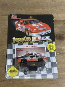 Racing Champions #7 Alan Kulwicki 1992 Nascar Hooters Ford Thunderbird 1:64 - Picture 1 of 2