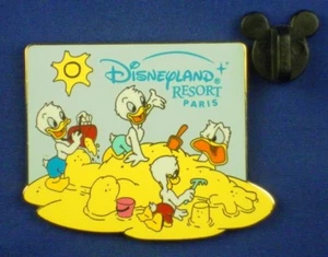 Donald and Nephews Playing in Sand Huey Dewey Louie DLRP OC Pin # 12983 - Picture 1 of 5