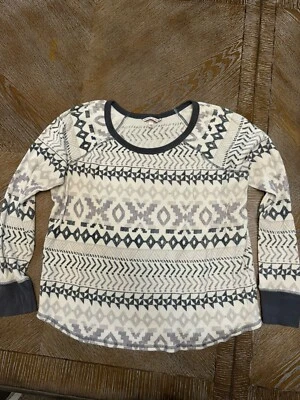 Pullover Victoria’s Secret cuello redondo manga larga estampado beige grande Foto 1 de 4