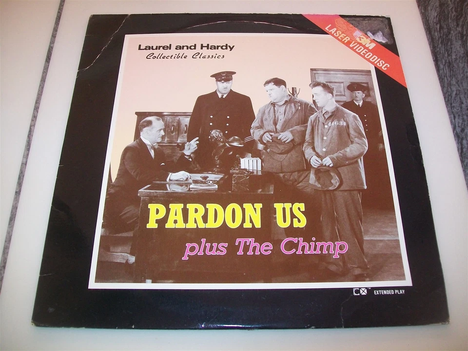 PARDON US plus THE CHIMP Laserdisc LD GOOD CONDITION VERY RARE LAUREL AND HARDY Foto 1 de 1