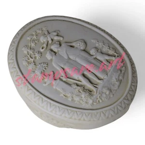 Schöne detaillierte kleine ovale weiße Porzellan Schmuckschatulle mit Deckel - Bild 1 von 7