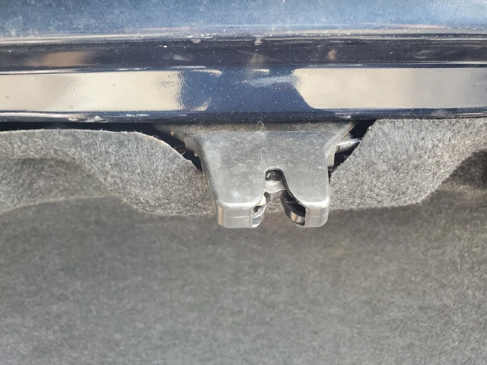 2000 2001 2002 2003 2004 年凯迪拉克 DEVILLE TRUNK 锁扣 — 第 1/1 张图片